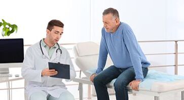 o médico fala com o paciente